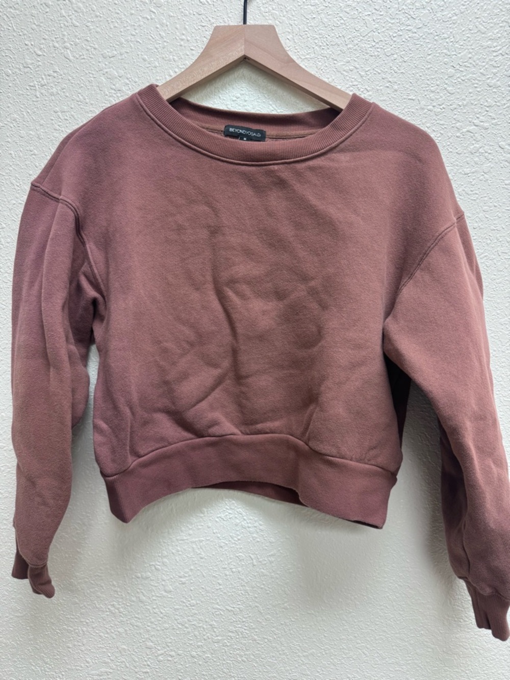 Beyond Yoga Dusty Rose Cropped Crewneck Sweatshirt